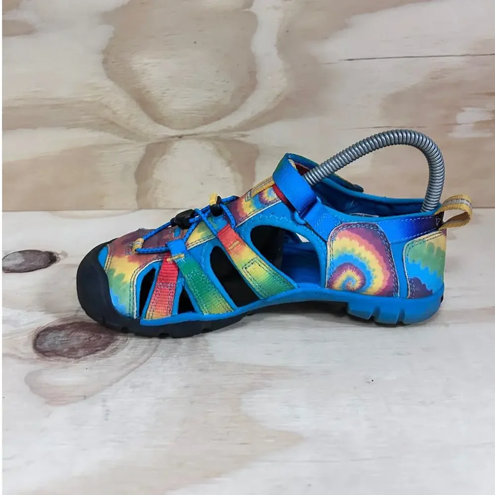 Keen -Seamcamp II CNX Vivid Blue Tie Dye Rainbow -Sandals -Kids Big Unisex - 4